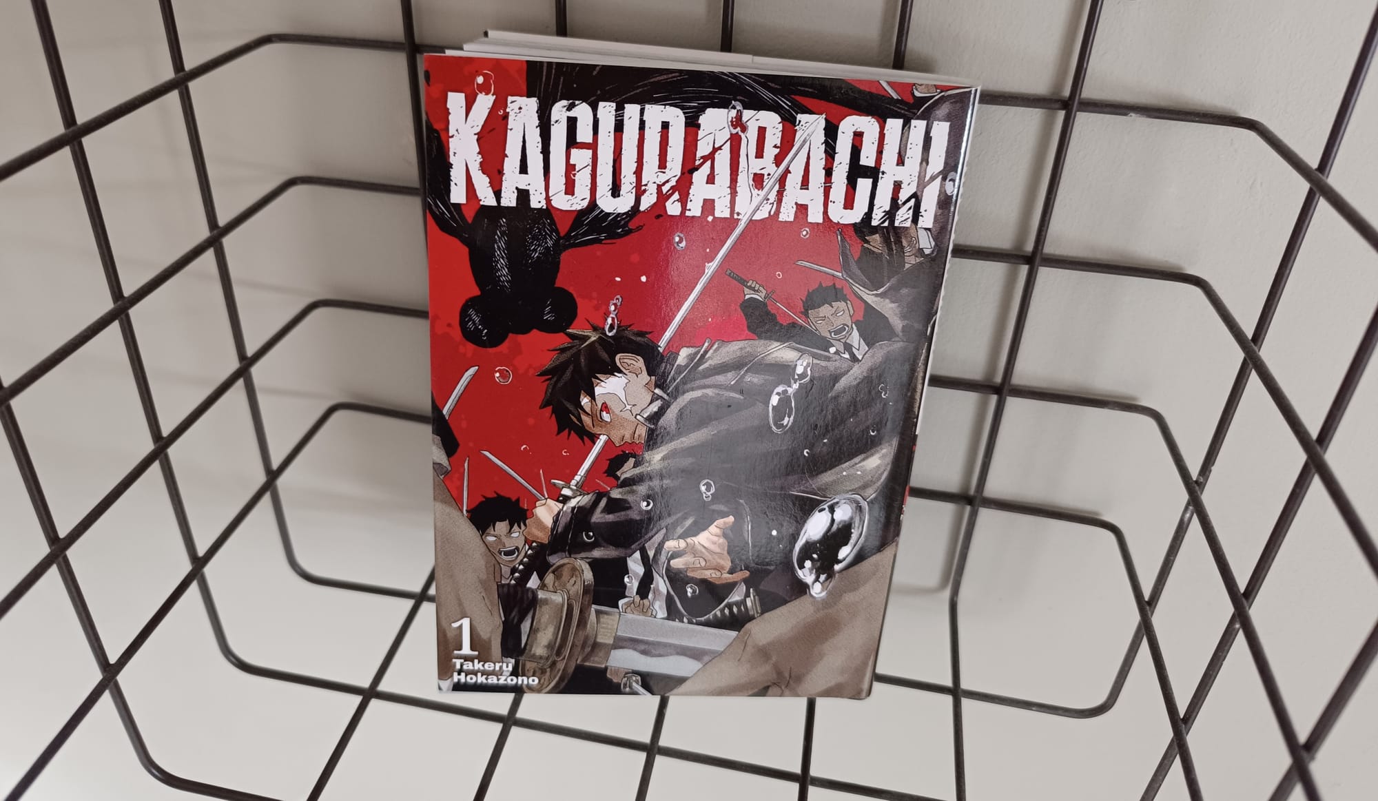 Recenzja: “Kagurabachi” – krew, miecze i odkupienie w świecie pełnym demonów i zdrady