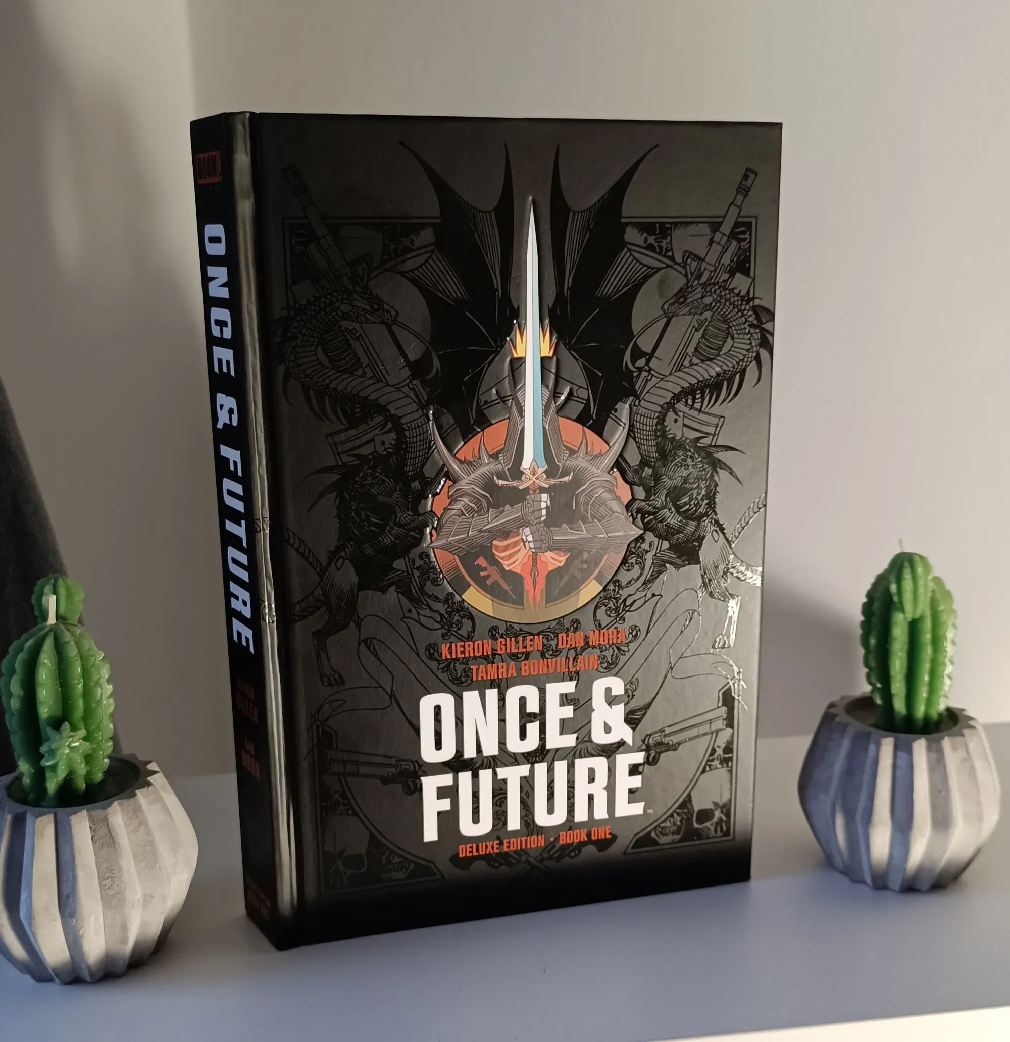 "Once & Future“: Nowoczesna wersja Legendy Arturiańskiej