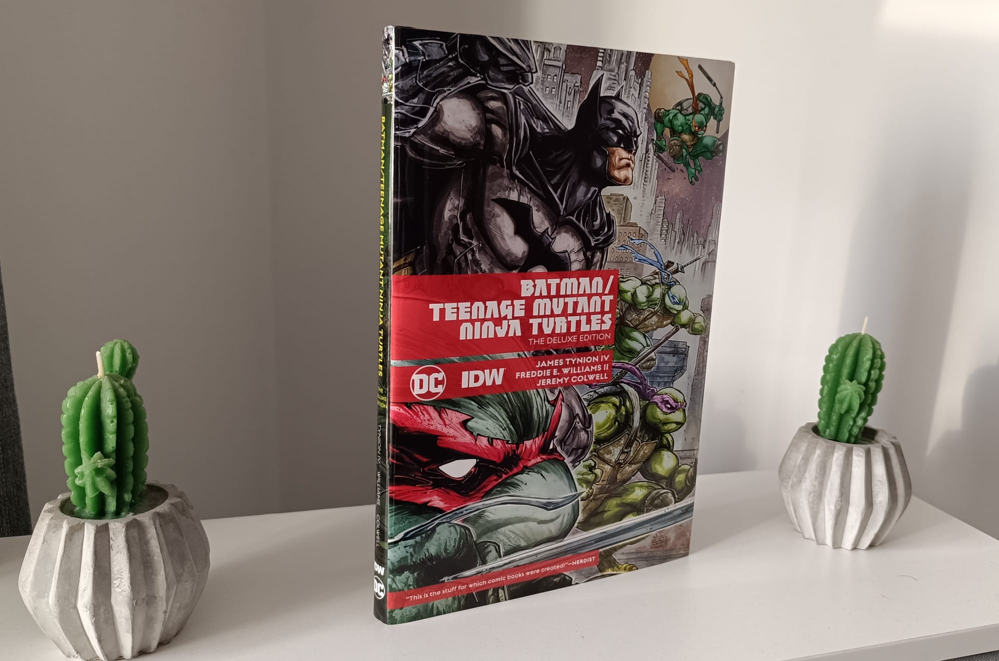 Dynamiczny Crossover -  Batman/Teenage Mutant Ninja Turtles Edycja Deluxe