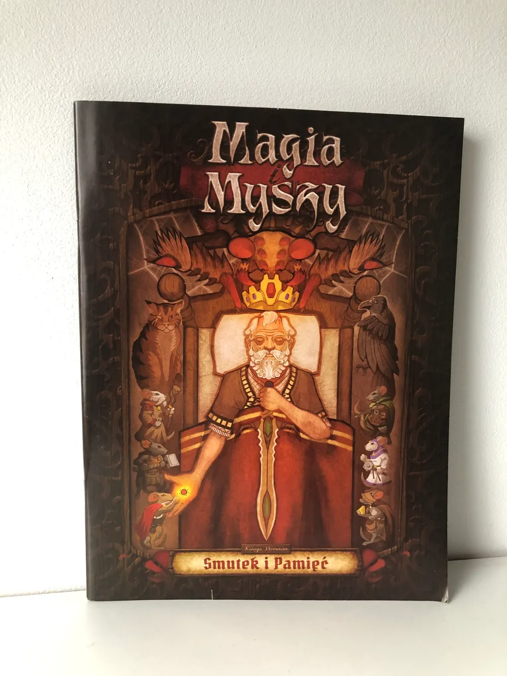 Magia i Myszy, opowieść z grą planszową w tle